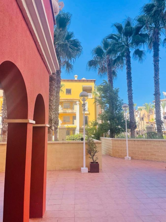 Beach Apartament In Torrevieja Luaran gambar