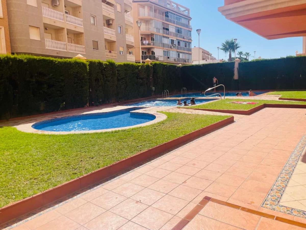 Beach Apartament In Torrevieja Luaran gambar